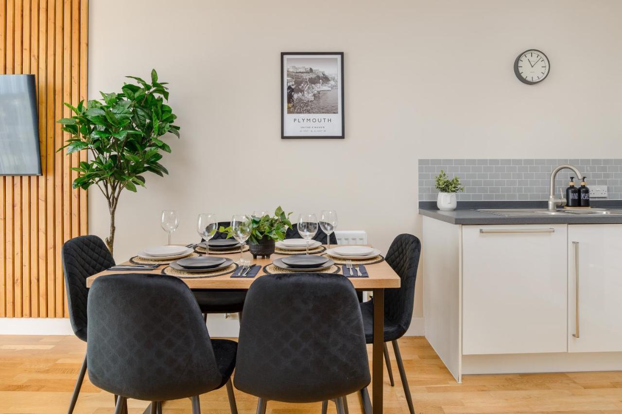 Premium Apartment - Allocated Parking - Great Location بلايموث المظهر الخارجي الصورة