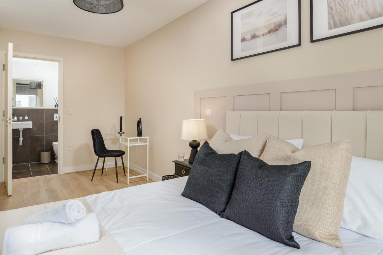 Premium Apartment - Allocated Parking - Great Location بلايموث المظهر الخارجي الصورة