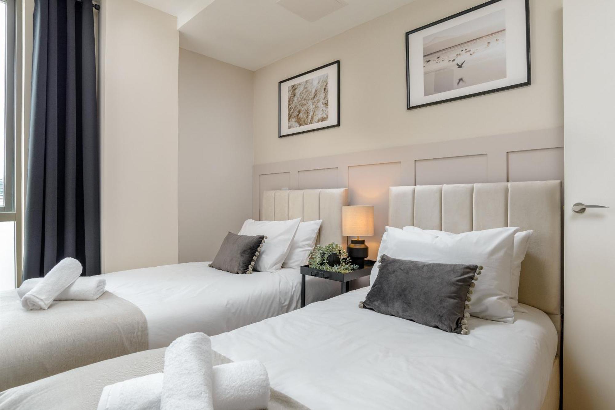 Premium Apartment - Allocated Parking - Great Location بلايموث المظهر الخارجي الصورة