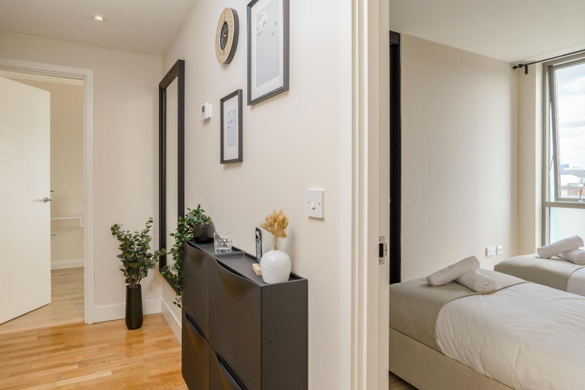 Premium Apartment - Allocated Parking - Great Location بلايموث المظهر الخارجي الصورة